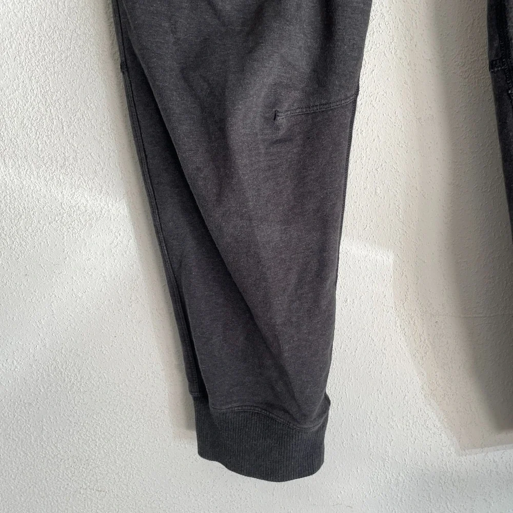 Lululemon Sweat Pants Men M (Fits 30x28) Dark Gray Jogger Athleisure Gym Active